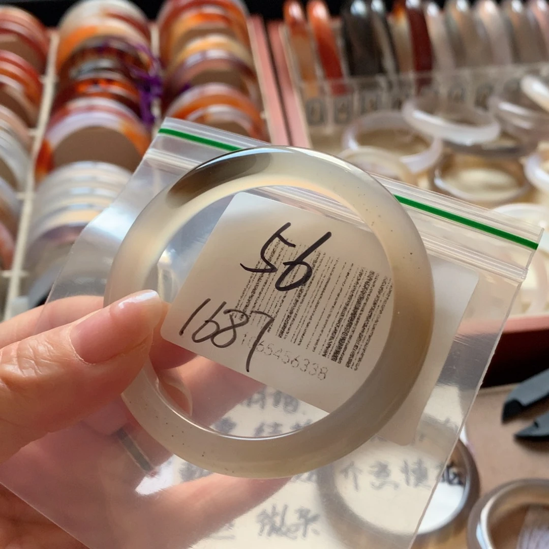 手镯玛瑙/玉髓未镶嵌56