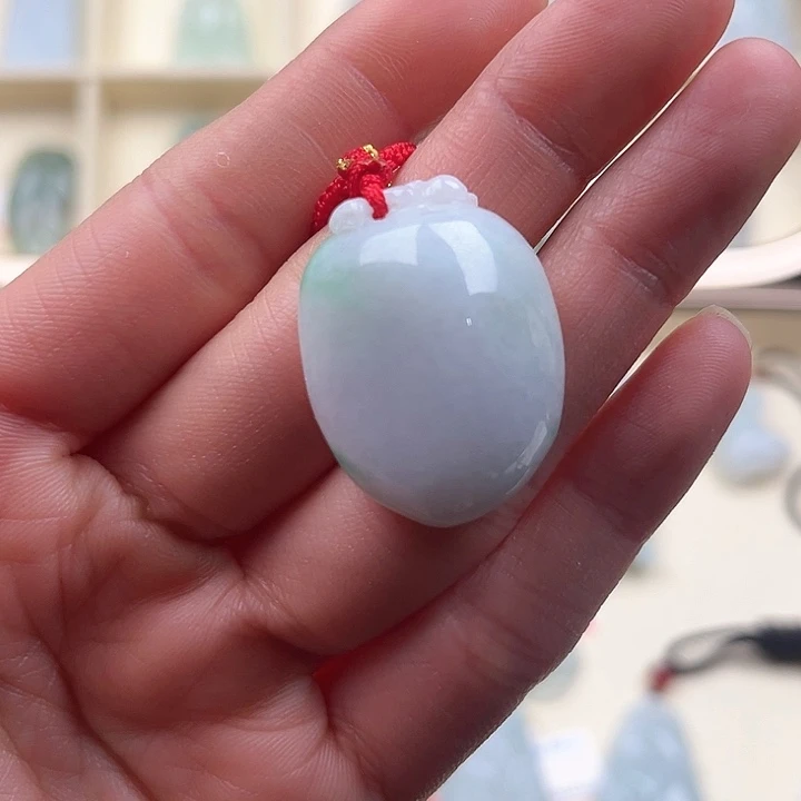 翡翠颈饰未镶嵌寿桃