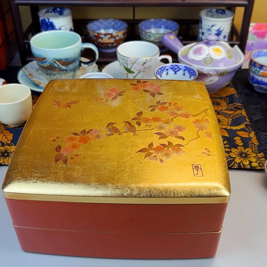 他家茶具瓷器真美！
