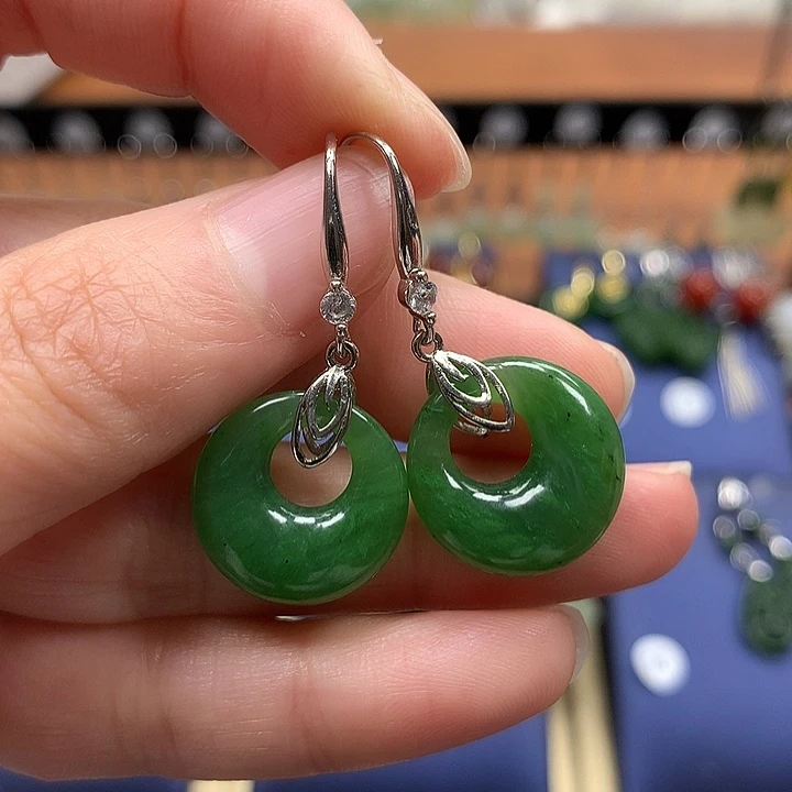 和田玉银S925镶嵌耳饰平安扣16左右碧玉