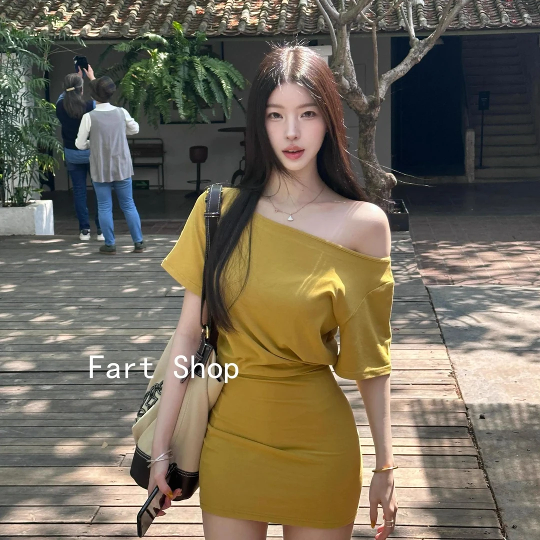 素颜搭子 春季流行穿搭连衣裙女早春新款露肩收腰裙