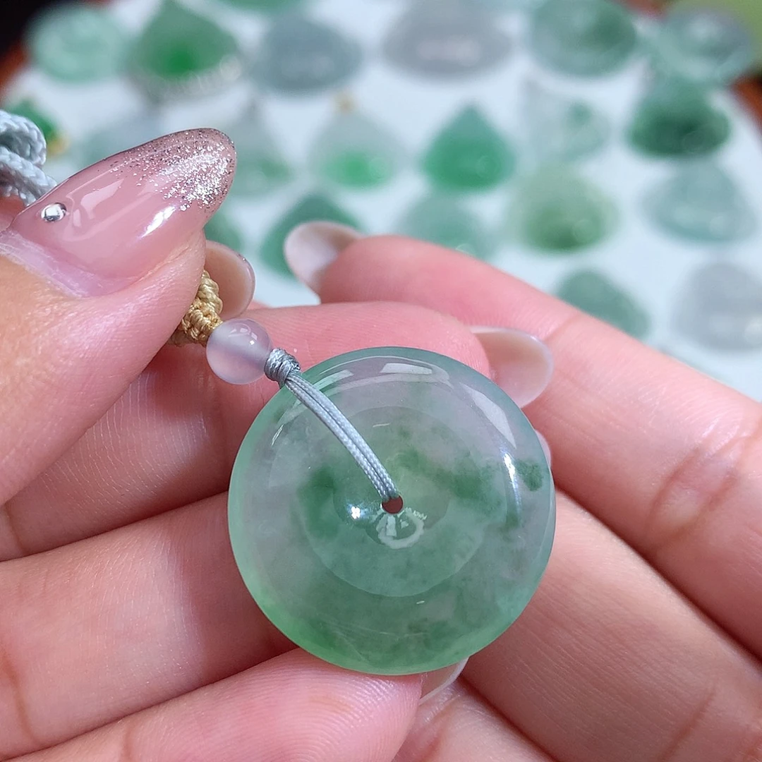 颈饰未镶嵌翡翠平安