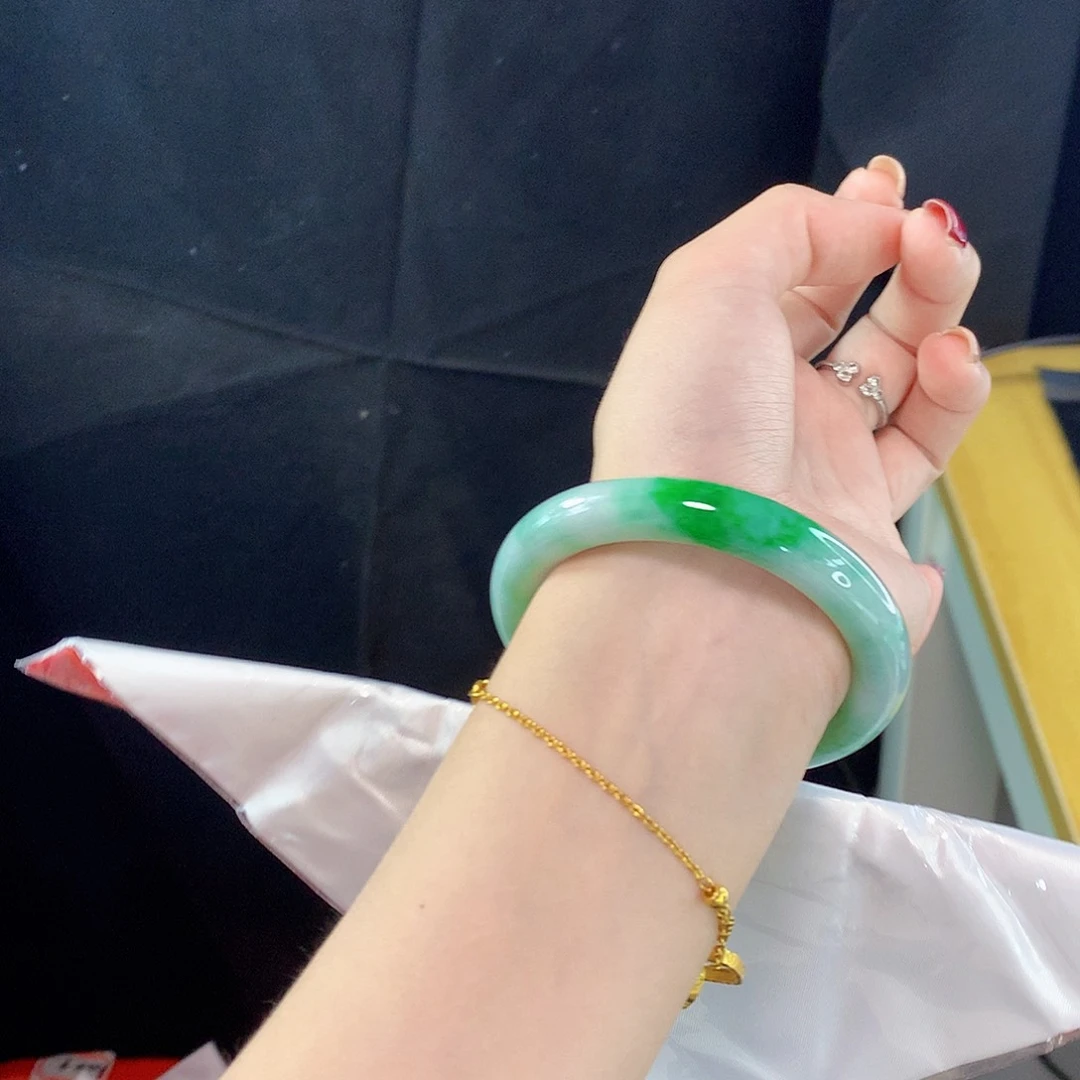 翡翠手镯未镶嵌天然翡翠A货404