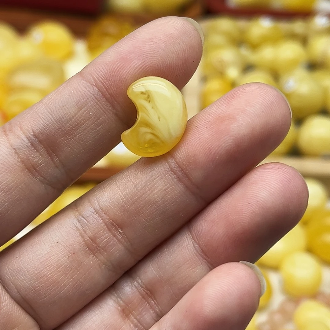 蜜蜡未镶嵌裸石左右通孔