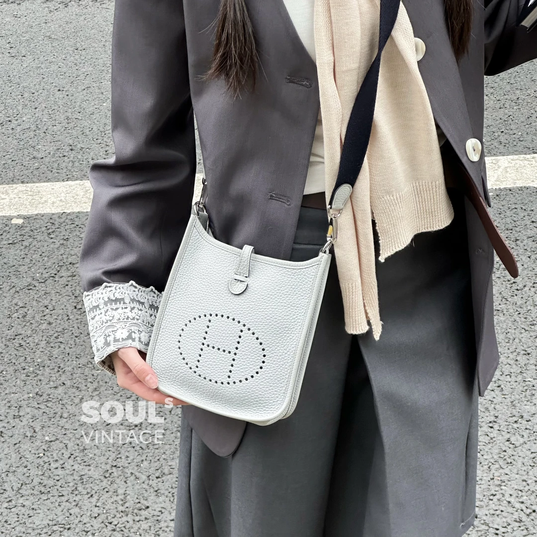 95新 Hermes/爱马仕 圣杯蓝 银扣 Tc皮 mini Evelyn/613045810