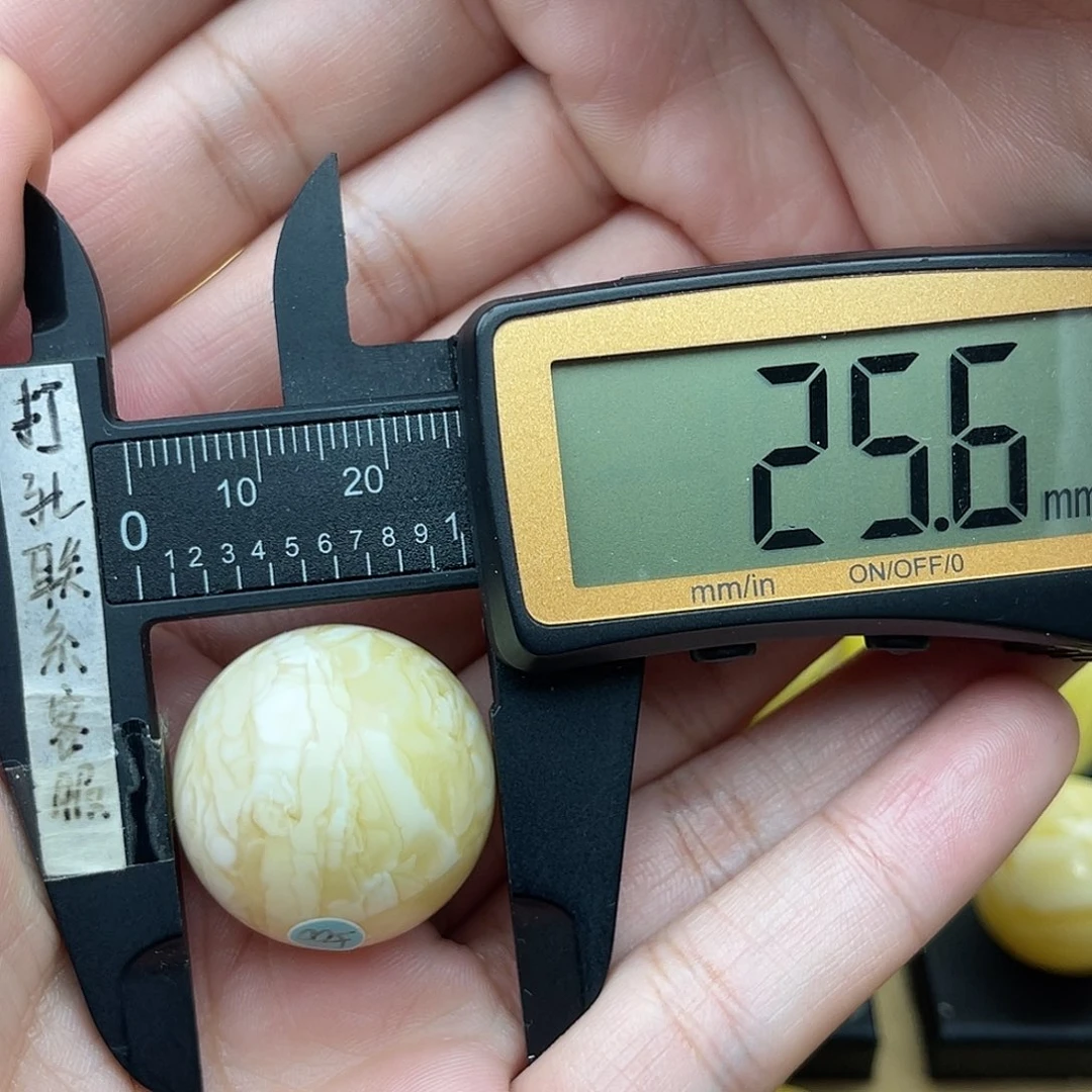 裸石琥珀未镶嵌巧****ᐝ蜜蜡圆珠梦