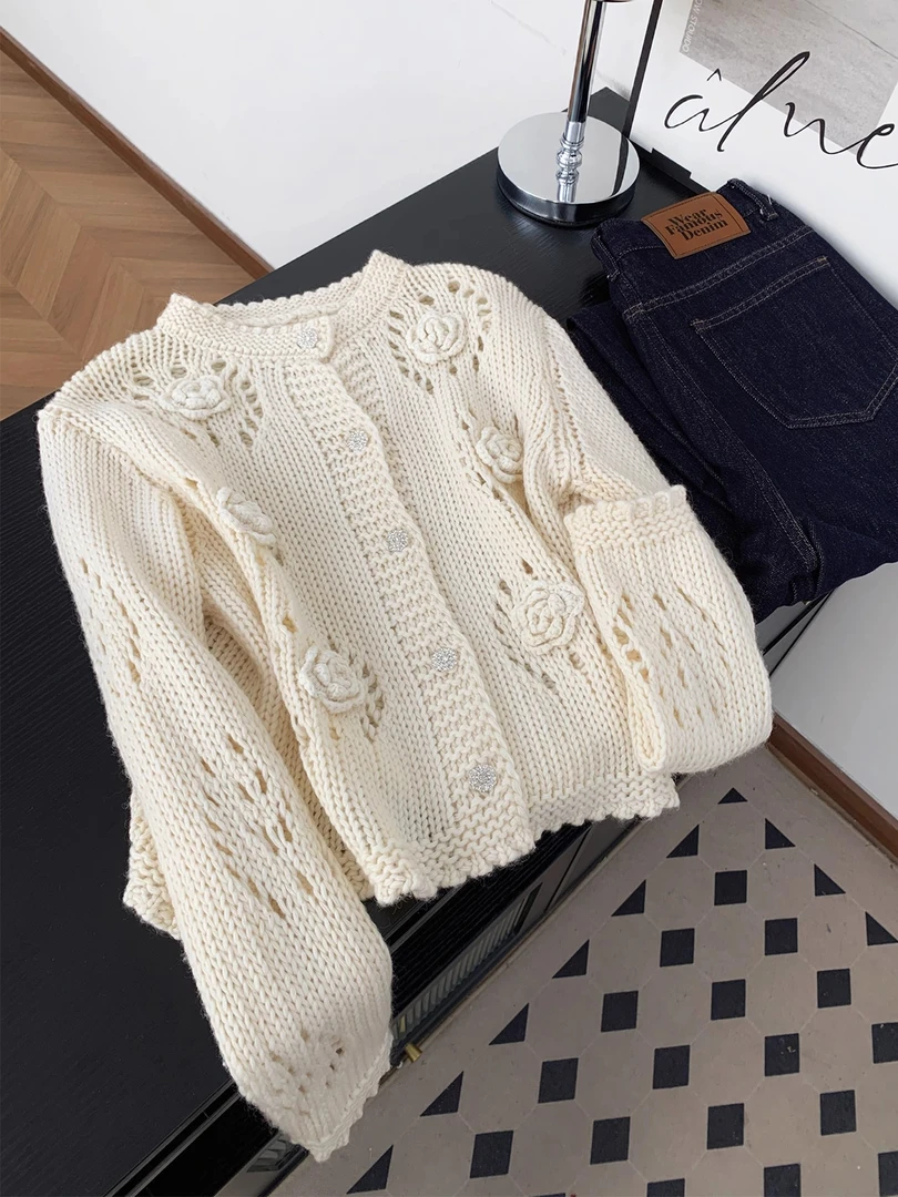 小香风温柔气质立体钩花镂空毛衣女秋冬洋气甜美短款针织开衫外套