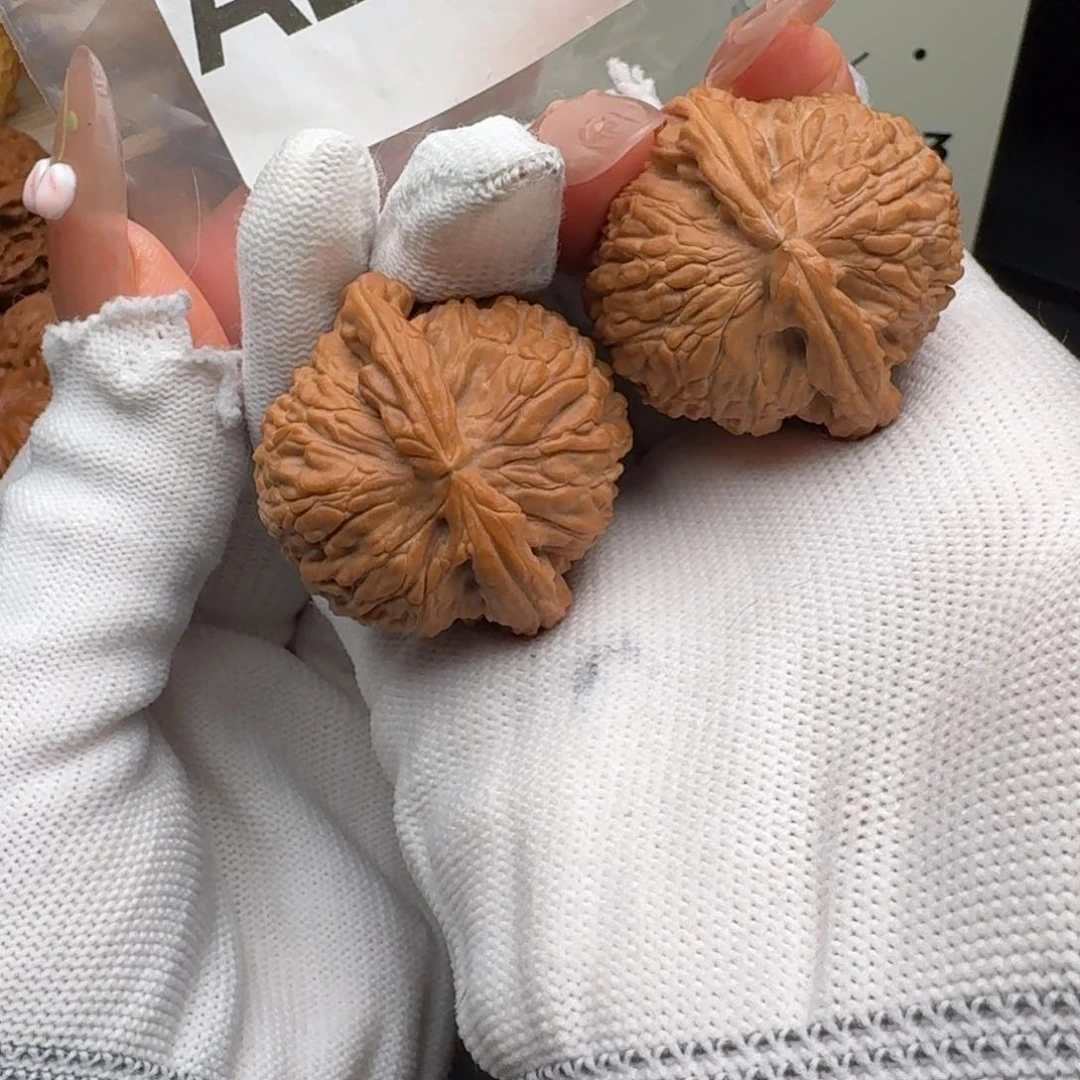 文玩核桃吊坠37+闷白A267