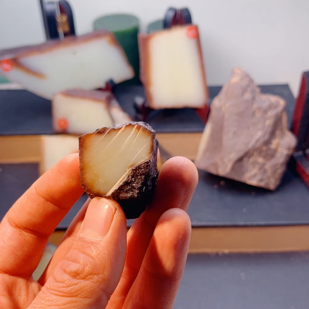 和田玉（糖玉）未镶嵌颈饰