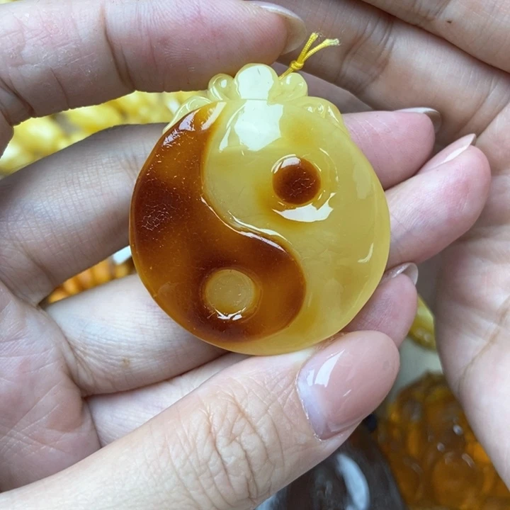 未镶嵌琥珀珠宝奇石