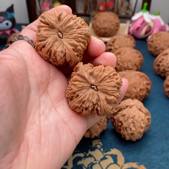 文玩核桃把件南疆石40