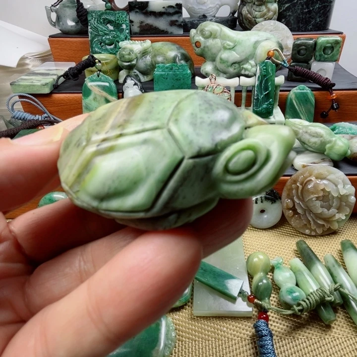 独山玉未镶嵌珠宝半成品