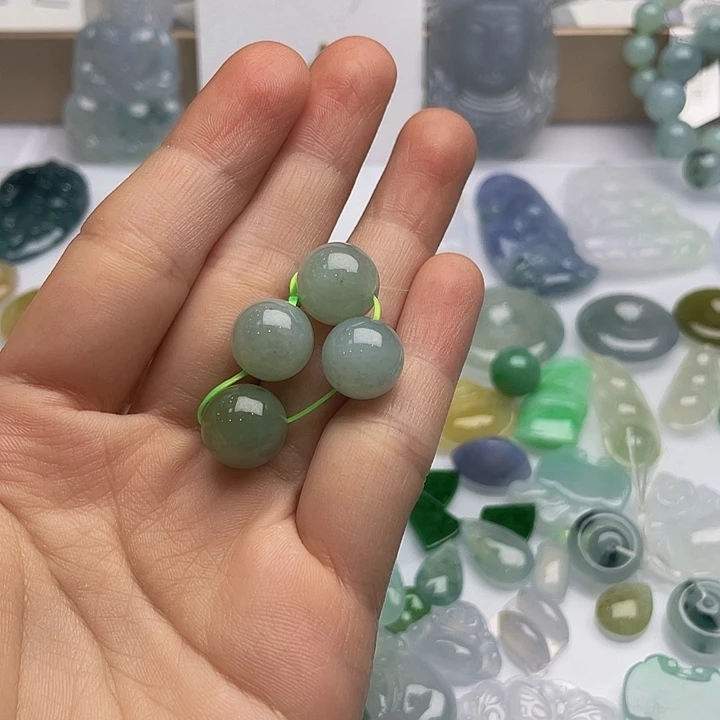 翡翠未镶嵌颈饰手绳