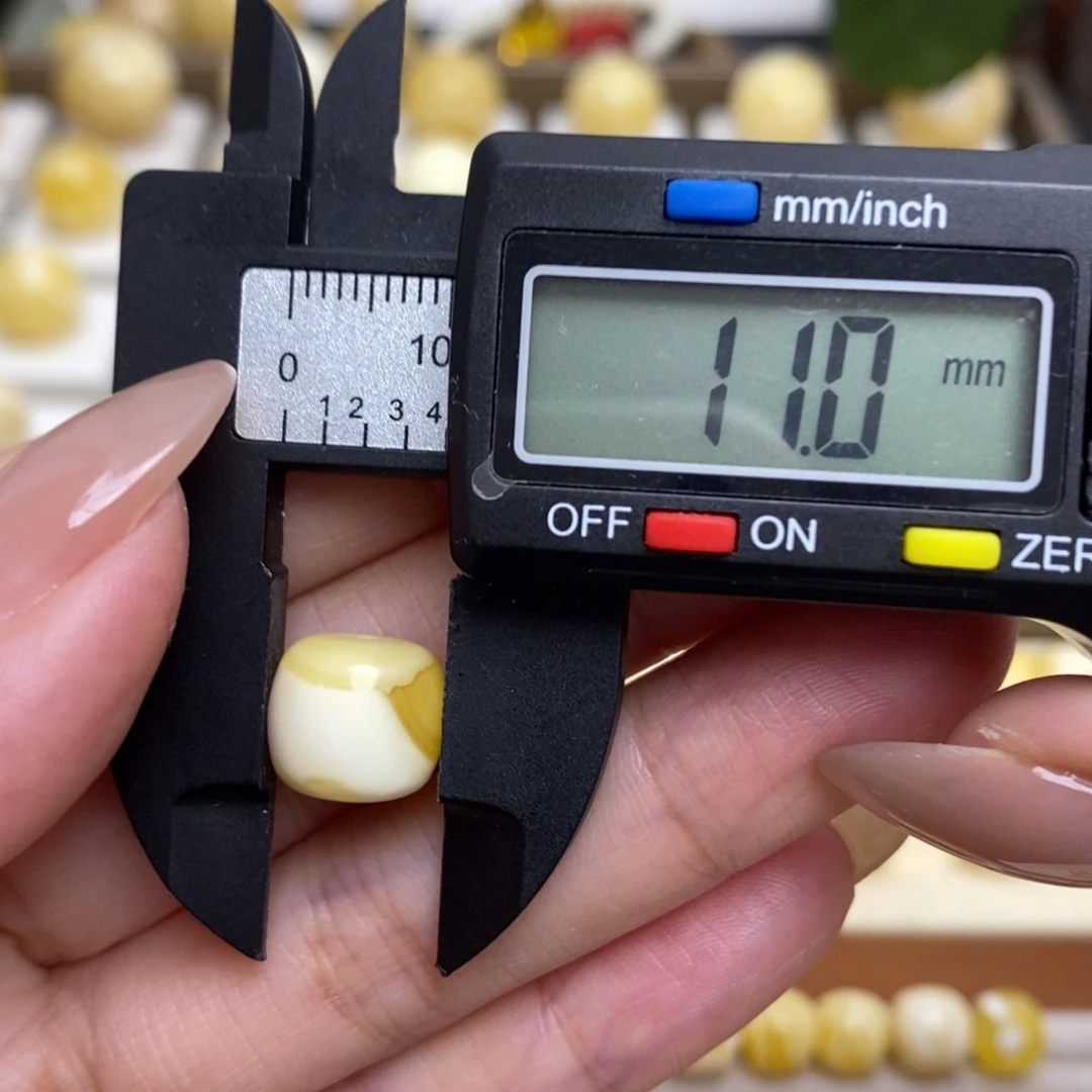 未镶嵌蜜蜡珠宝奇石