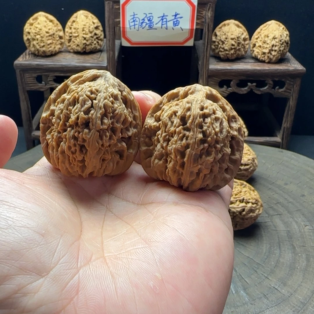 文玩核桃吊坠43炮弹  58克