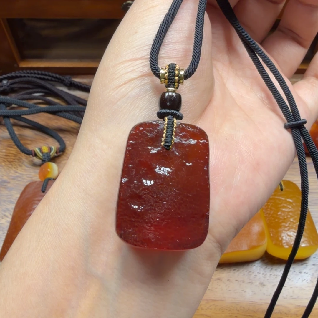 琥珀未镶嵌吊坠(赠链)