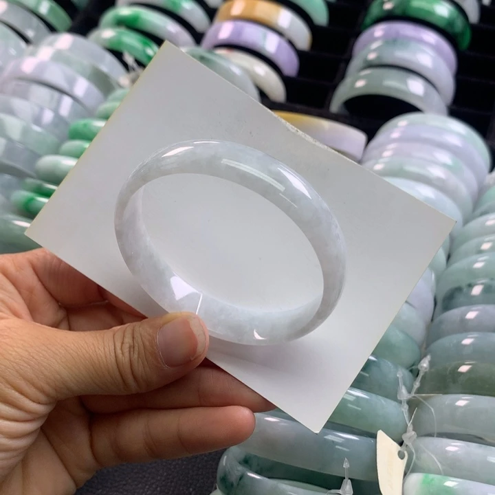 翡翠未镶嵌手镯公主52+