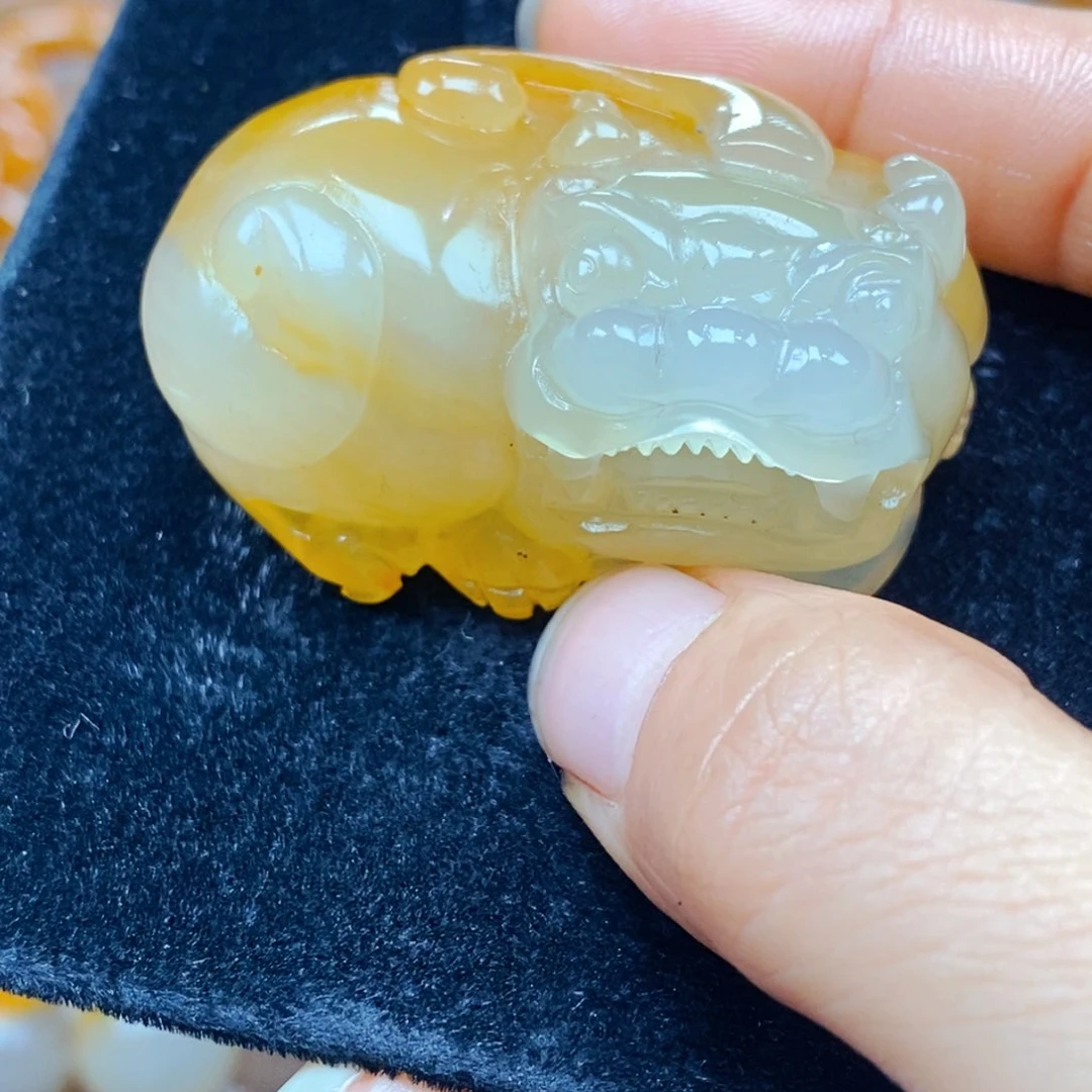 未镶嵌石英质玉（黄龙玉）吊坠(不含链)