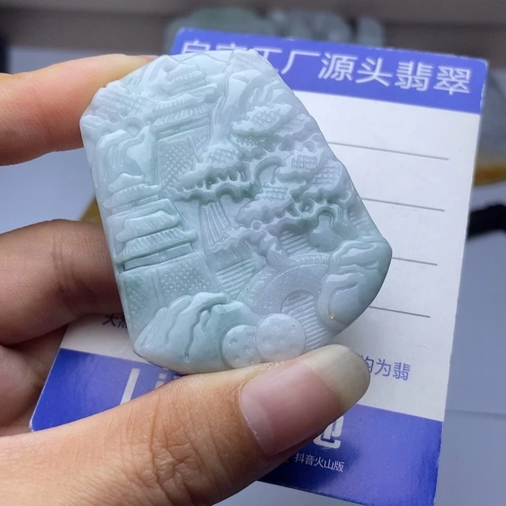 翡翠未镶嵌颈饰翡翠