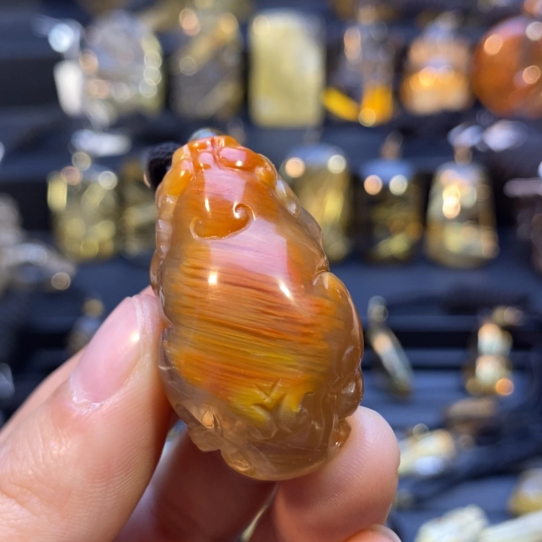水晶颈饰未镶嵌鱼****?天然兔毛貔貅吊坠