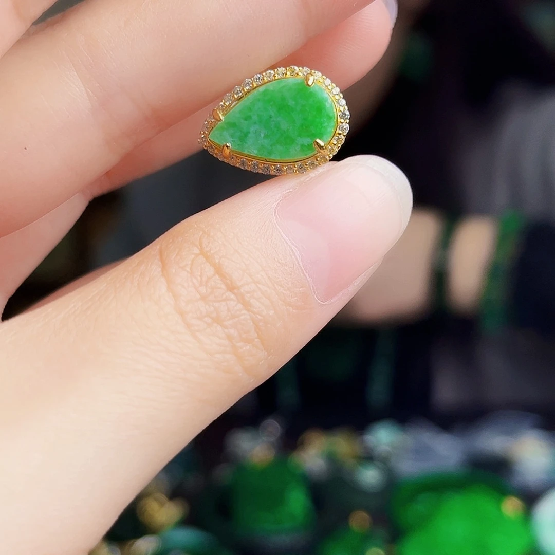 颈饰银S925镶嵌翡翠多样性