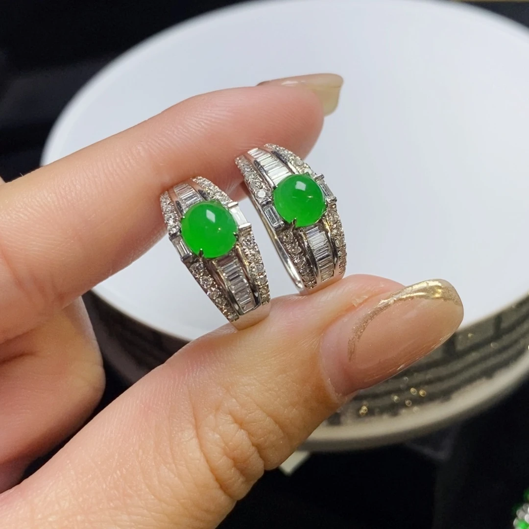 翡翠18K金镶嵌耳饰小蛋面耳扣