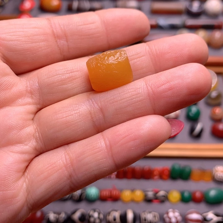 玛瑙/玉髓颈饰未镶嵌煤***狗