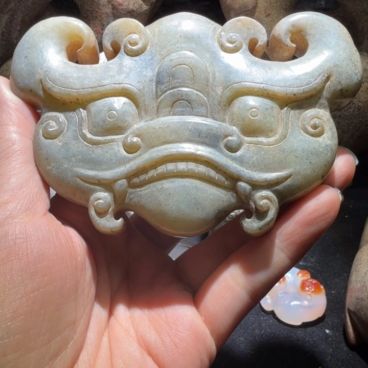 暴***暴和田玉（糖玉）未镶嵌颈饰