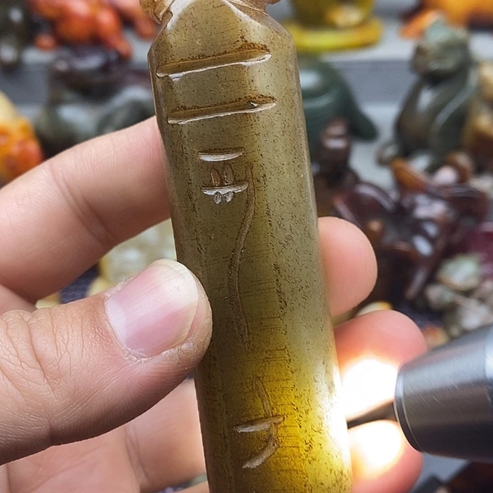 未镶嵌蛇纹石玉颈饰