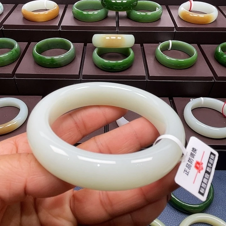 和田玉未镶嵌手镯5758