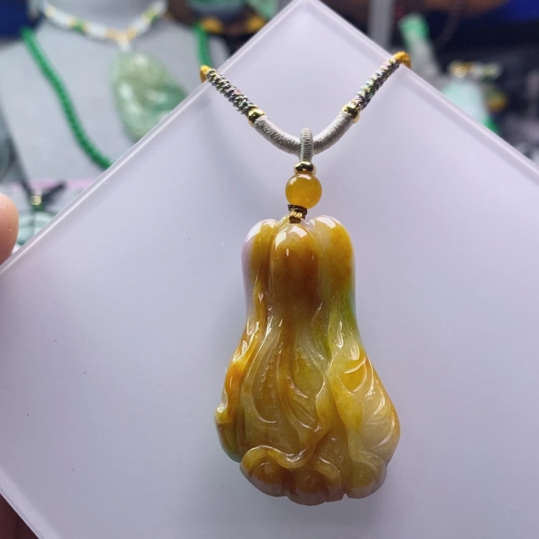 翡翠未镶嵌吊坠(赠链)