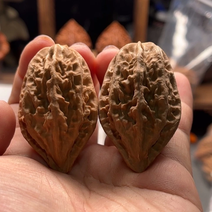 文玩核桃把件楸大胖112瑕疵