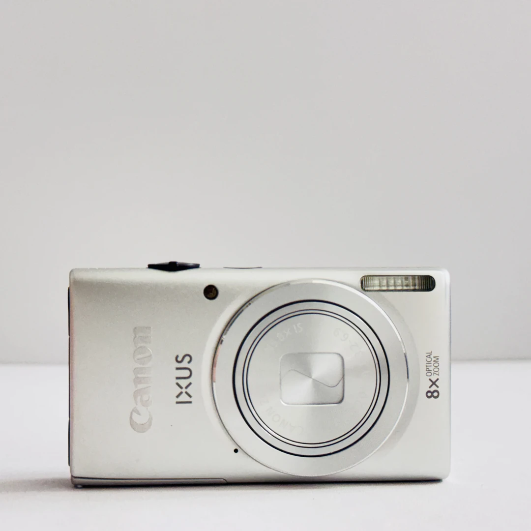 95新 Canon/佳能 ixus132 1600w像素8倍光变人白景浓冷白皮直出