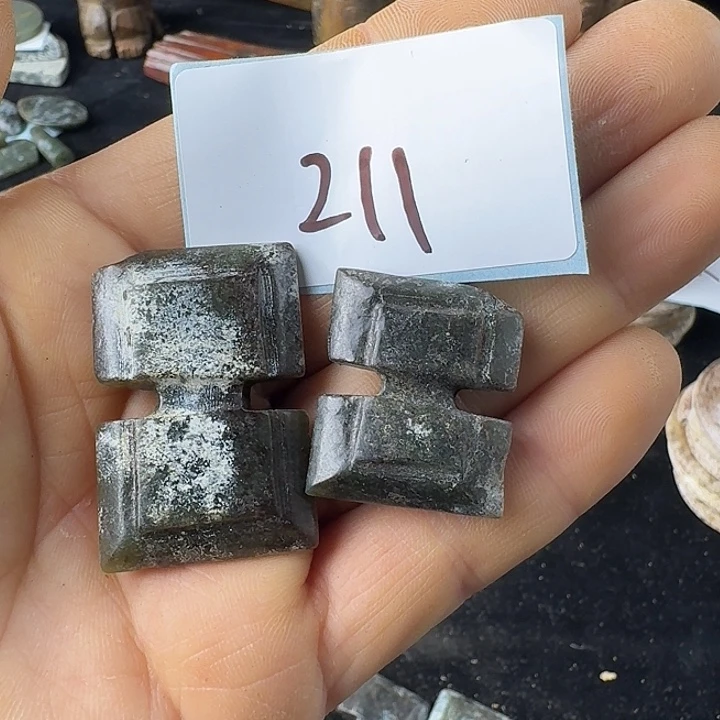 幸***乐和田玉未镶嵌颈饰