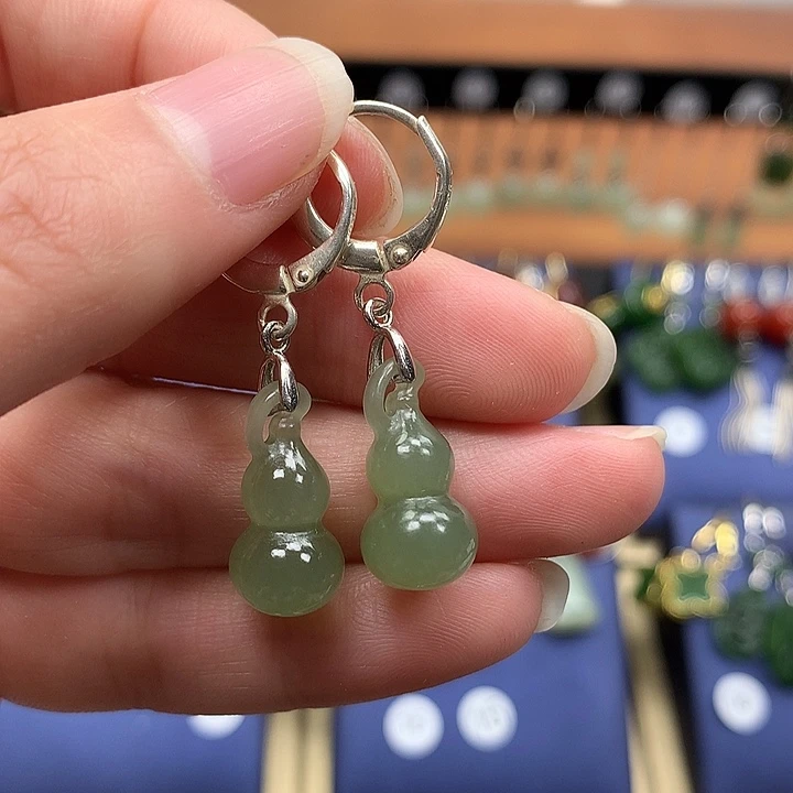 和田玉银S925镶嵌耳饰葫芦18左右卡扣