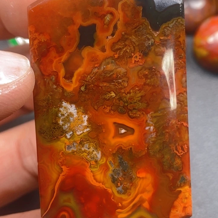 玛瑙/玉髓颈饰未镶嵌運***?