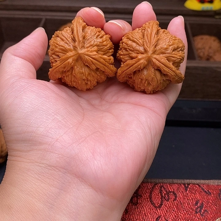 用***人把件文玩核桃白奔