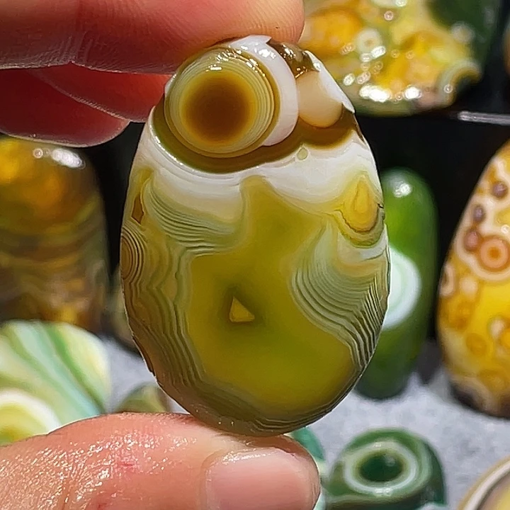 玛瑙/玉髓未镶嵌珠宝奇石
