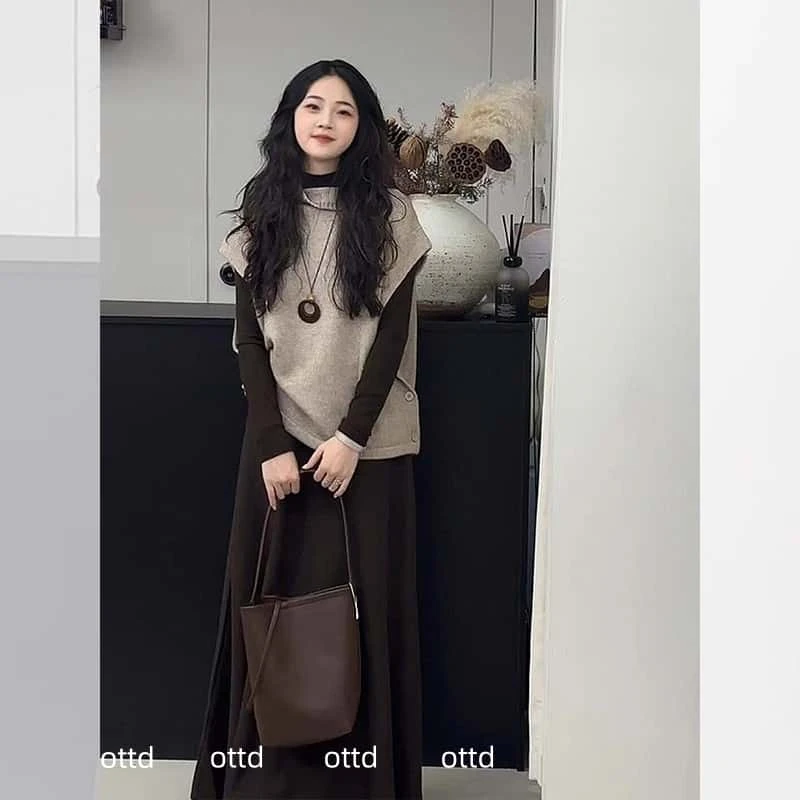 冬季炸街三件套女装2025新款韩系小香风针织马甲显瘦打底衫半身裙