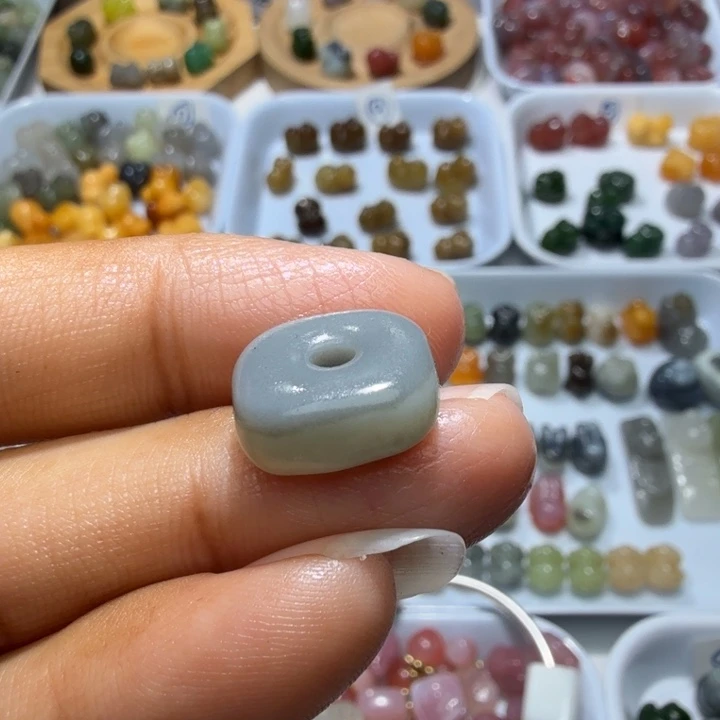 和田玉未镶嵌珠宝奇石