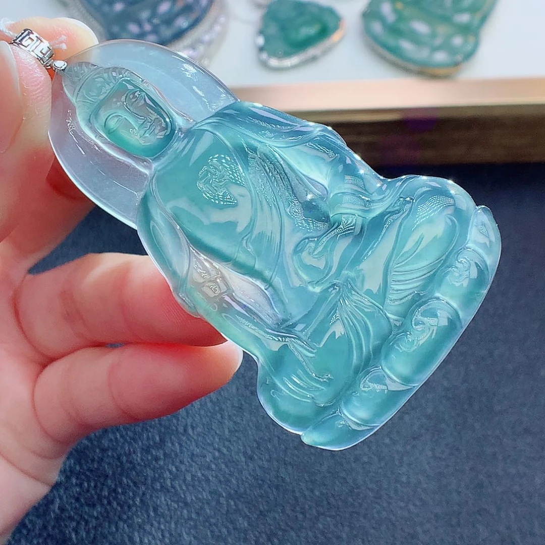 翡翠颈饰18K金镶嵌翡翠