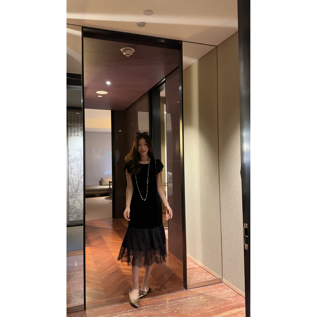 W·HAHA【灵感缪斯】拼接蕾丝裙边精致桑蚕丝连衣裙60969