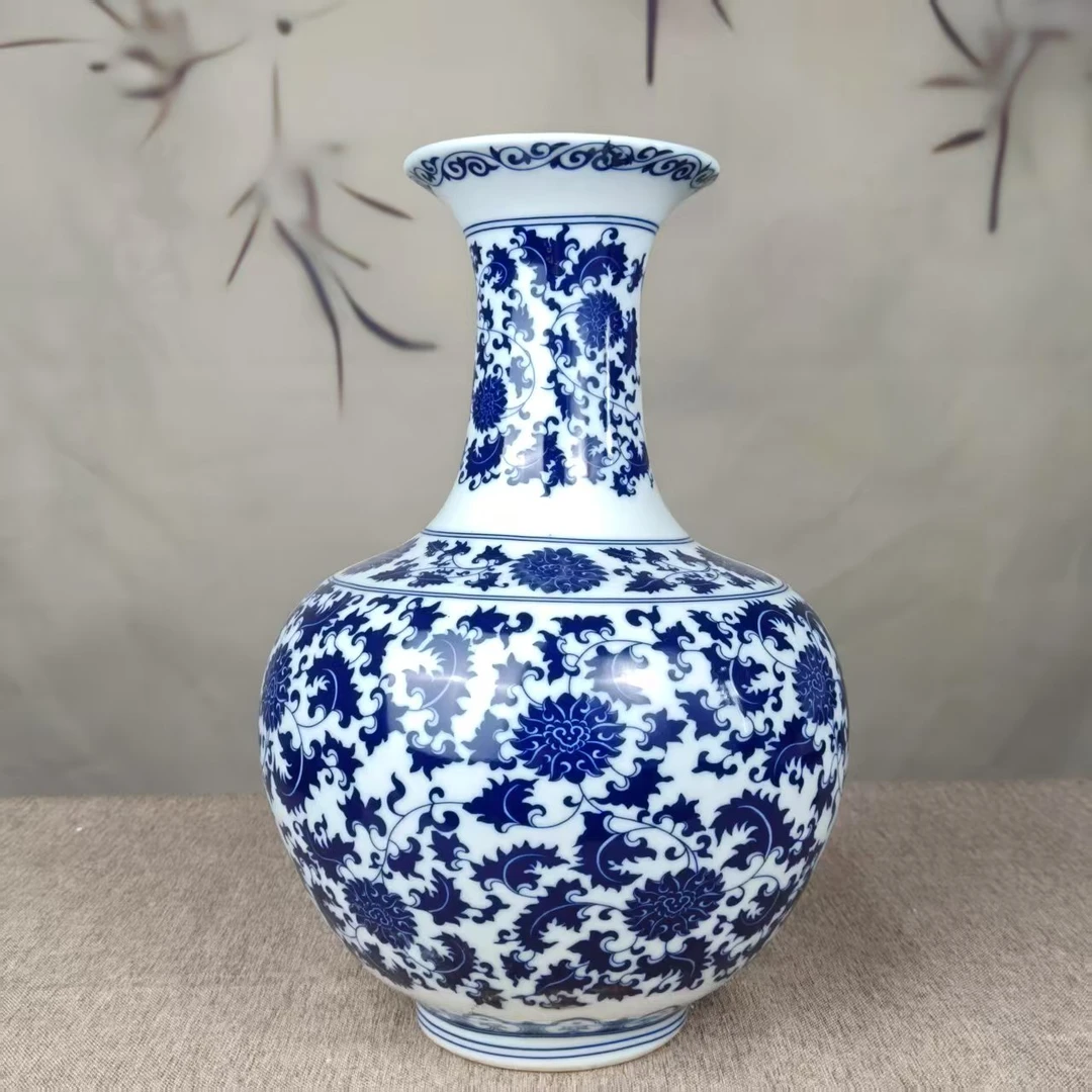 【王家陶瓷】青花缠枝赏瓶-QH