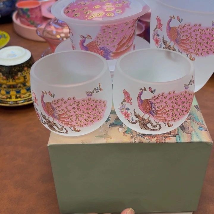 瓷片花花绿绿都有你的影子在