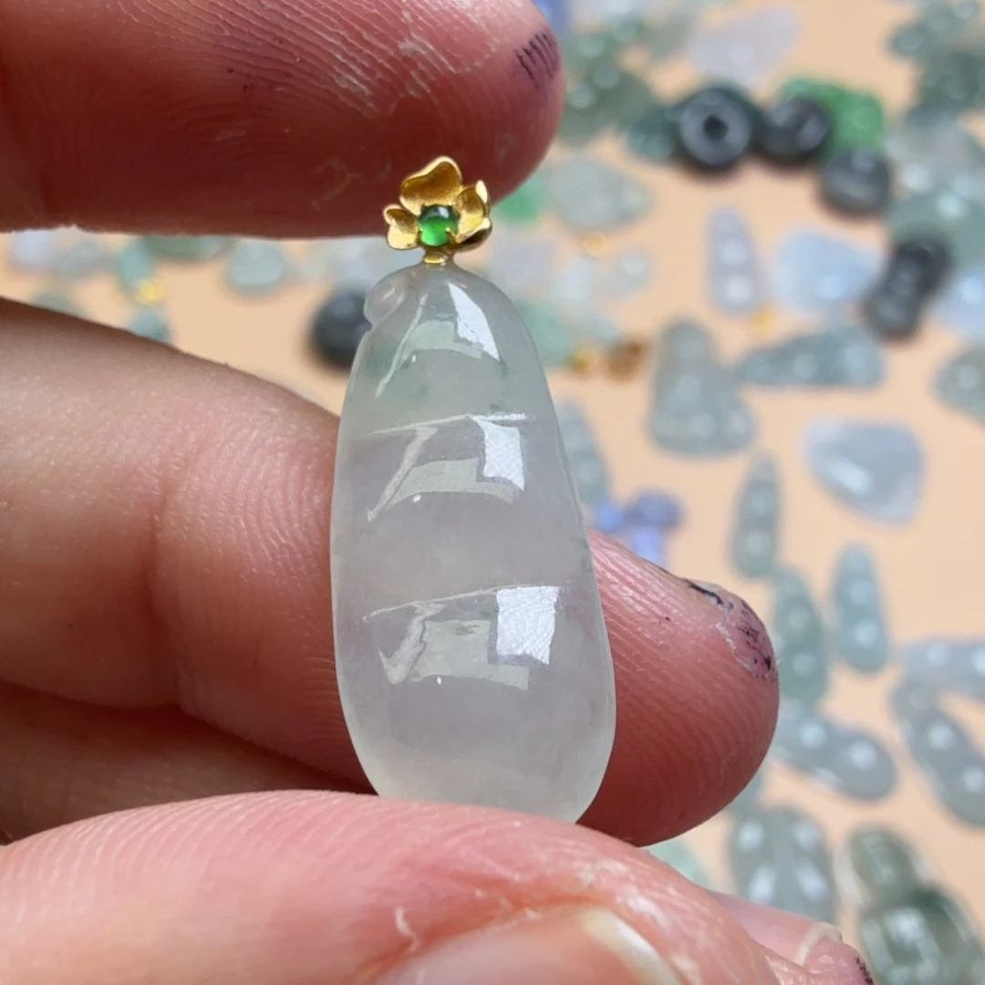 翡翠未镶嵌颈饰49