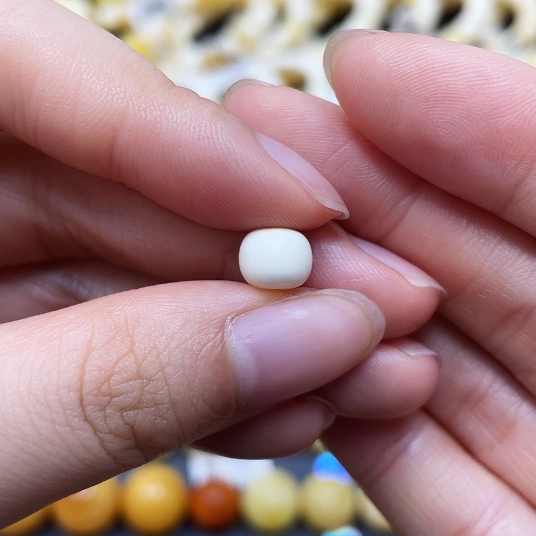 未镶嵌蜜蜡裸石老型7.6✖️6.4mm瑕