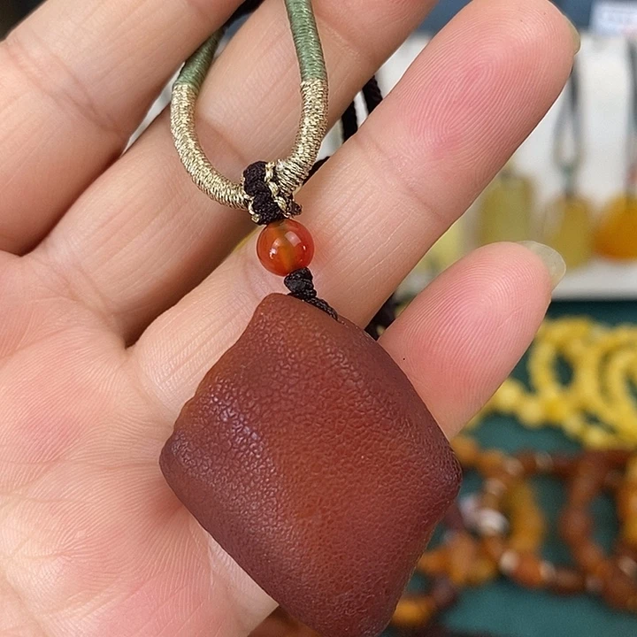 未镶嵌蜜蜡裸石吊坠