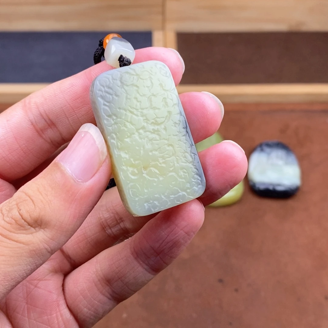 和田玉（糖玉）挂件未镶嵌