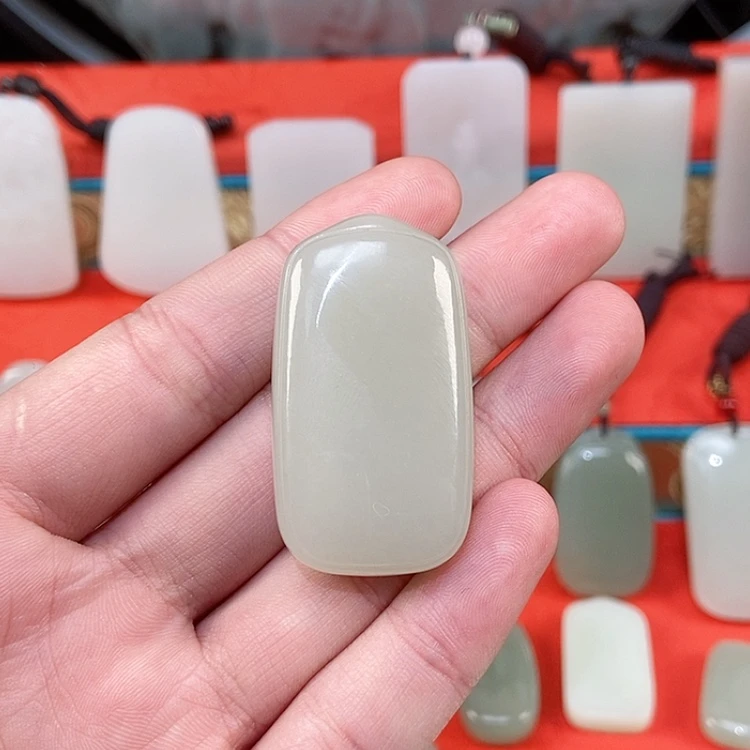 【闪购商品】颈饰未镶嵌和田玉