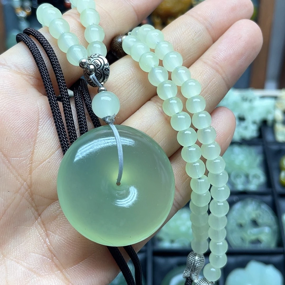 蛇纹石玉未镶嵌颈饰